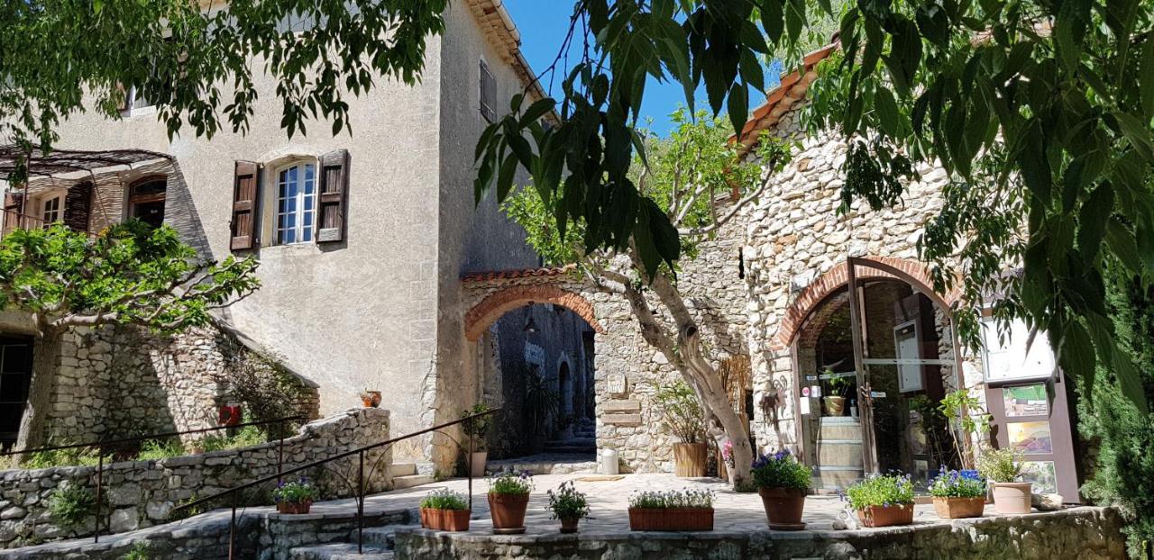 Mas De Coulet Bed and Breakfast Brissac Exteriör bild