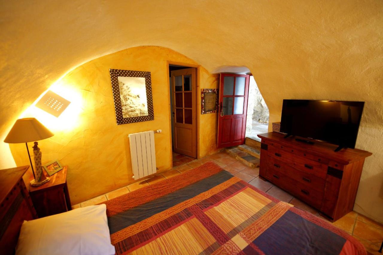 Mas De Coulet Bed and Breakfast Brissac Exteriör bild