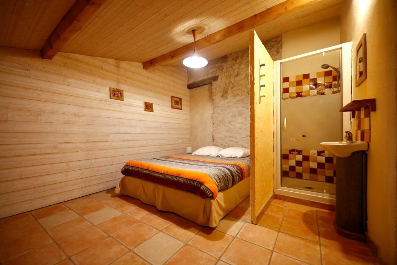 Mas De Coulet Bed and Breakfast Brissac Exteriör bild