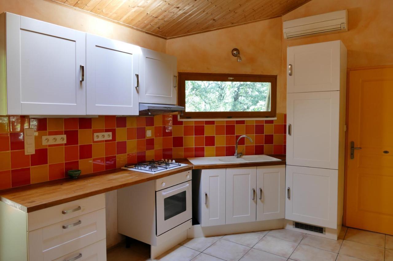 Mas De Coulet Bed and Breakfast Brissac Exteriör bild